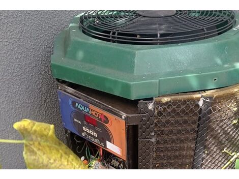 Equipe técnica especializada em manutenção de aquecedor de piscina